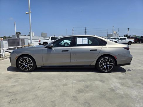 Used 2023 BMW 740i w/ Parking Assistance Package RWD image 7