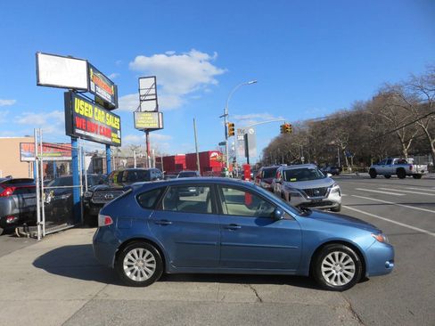 Used 2010 Subaru Impreza 2.5i Premium image 9