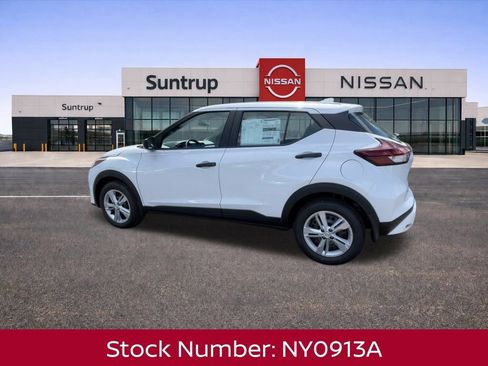 New 2025 Nissan Kicks Play S image 7