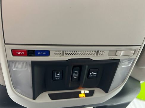 Used 2022 Subaru Forester Premium image 16