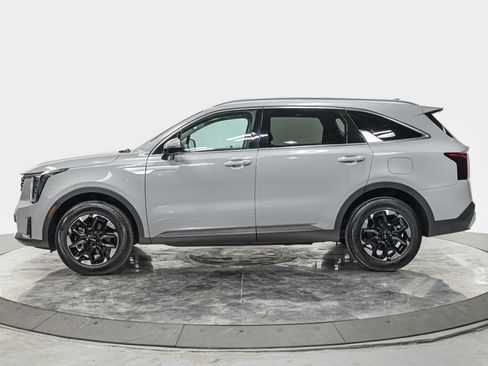 Used 2024 Kia Sorento S w/ Panoramic Sunroof Package AWD/4WD image 2