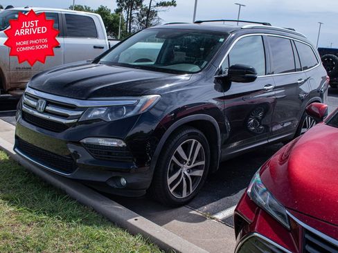 Used 2016 Honda Pilot Touring image 1