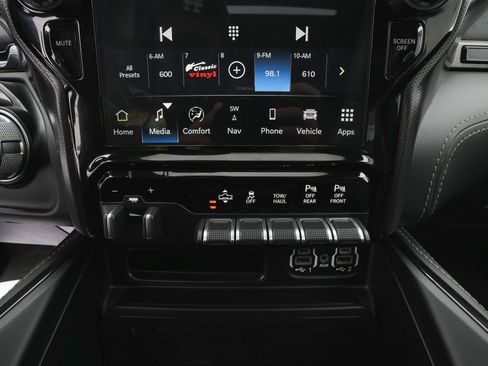 Used 2024 RAM 1500 Limited AWD/4WD image 26
