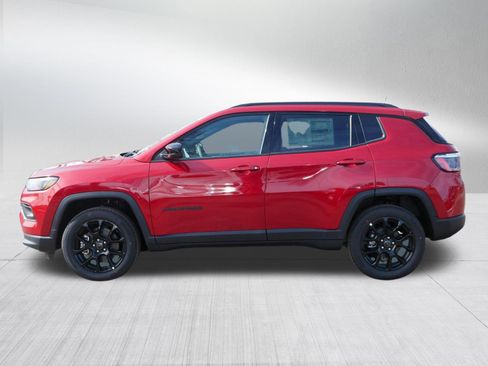 New 2026 Jeep Compass Latitude w/ Sun and Sound Group AWD/4WD image 4