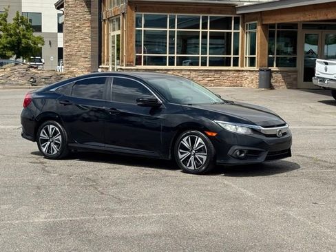 Used 2017 Honda Civic EX-T image 2