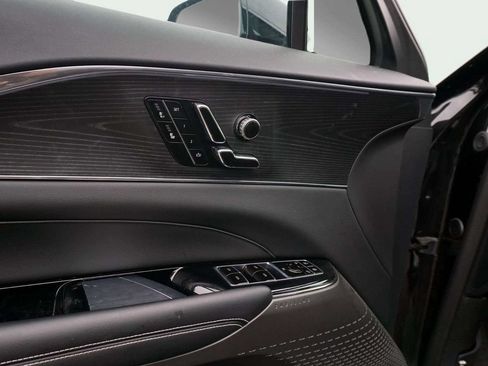 Used 2024 Cadillac Lyriq Luxury RWD image 17