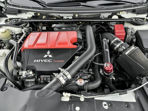 Used 2014 Mitsubishi Lancer Evolution GSR image 17