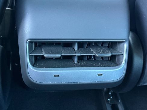 Used 2022 Tesla Model 3 Standard Range image 16