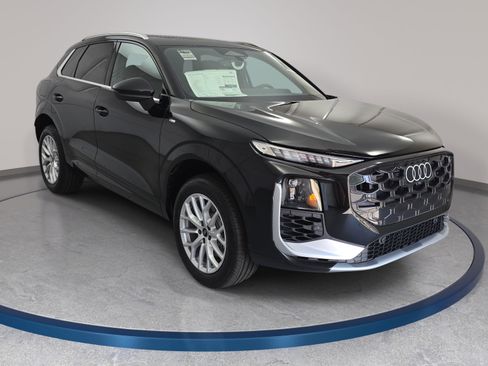 New 2026 Audi Q3 quattro 2.0T AWD/4WD image 3