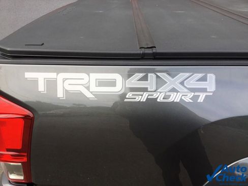 Used 2016 Toyota Tacoma TRD Sport w/ Premium & Technology Package image 25