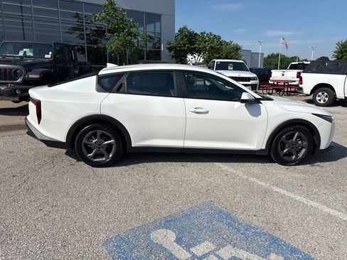 Used 2025 Kia K4 FWD image 30