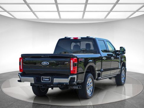 Used 2024 Ford F250 Lariat w/ Chrome Package AWD/4WD image 4