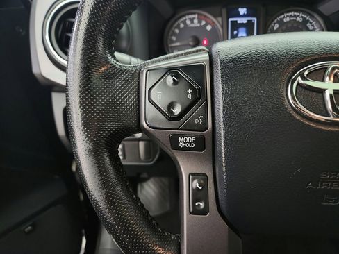 Used 2016 Toyota Tacoma TRD Off-Road AWD/4WD image 20