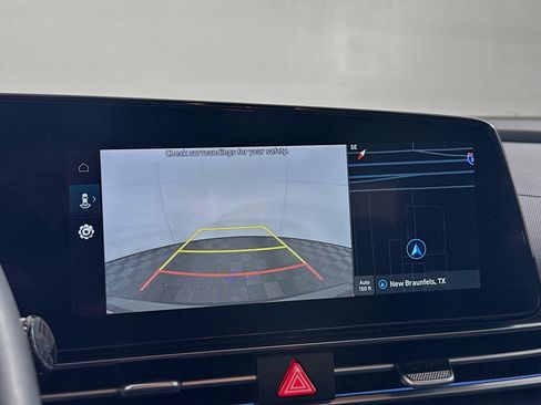 Used 2025 Hyundai Elantra SEL image 23