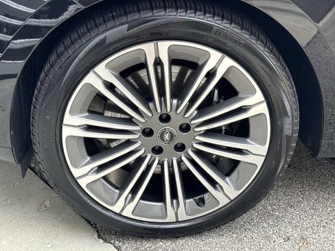 Certified 2024 Land Rover Range Rover SV AWD/4WD image 11