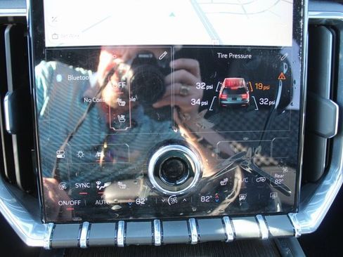 Used 2024 GMC Acadia Denali image 42