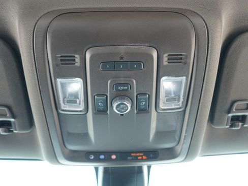 Used 2022 Chevrolet Suburban Z71 w/ Off-Road Capability Package AWD/4WD image 29