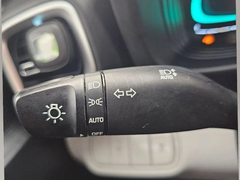 Used 2024 Hyundai Venue SEL FWD image 18
