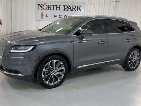 Used 2022 Lincoln Nautilus Reserve image 6