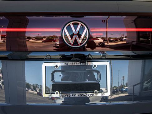 New 2026 Volkswagen Atlas Cross Sport SEL R-Line AWD/4WD image 18