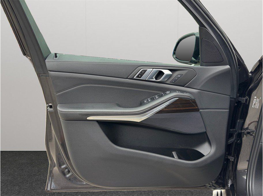 Used 2021 BMW X5 sDrive40i w/ Convenience Package RWD image 24