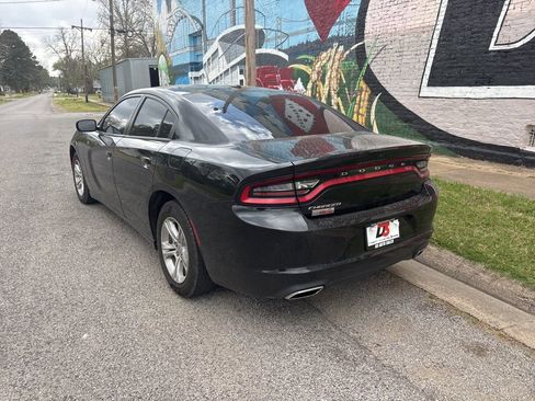 Used 2022 Dodge Charger SXT image 4