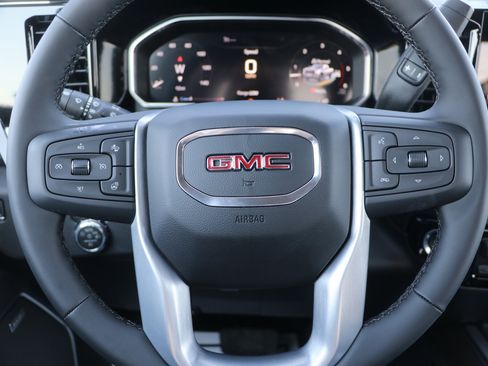 New 2026 GMC Sierra 2500 SLT w/ SLT Convenience Package AWD/4WD image 17