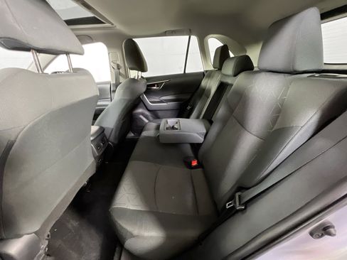 Used 2021 Toyota RAV4 XLE w/ Convenience Package image 24