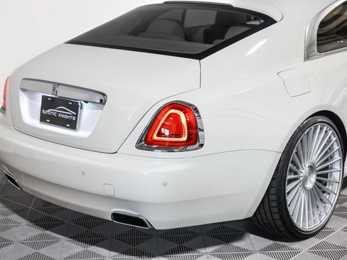 Used 2014 Rolls-Royce Wraith RWD image 8