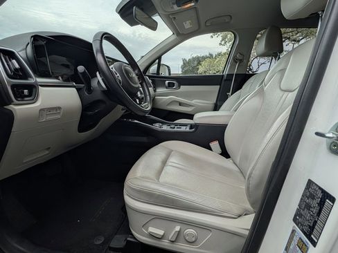 Used 2022 Kia Sorento S image 5