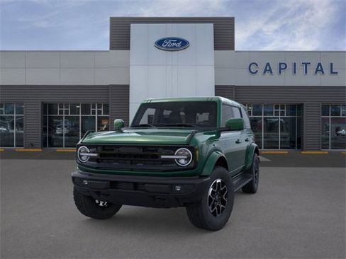 New 2025 Ford Bronco Outer Banks image 2