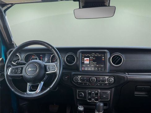 Used 2019 Jeep Wrangler Unlimited Sahara AWD/4WD image 9