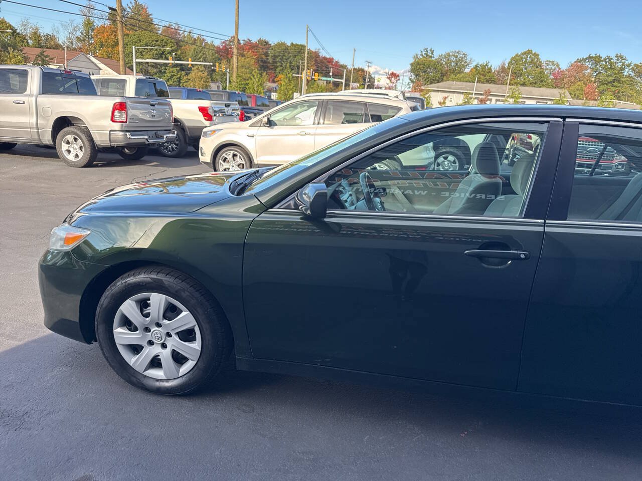 Used 2011 Toyota Camry LE FWD image 4