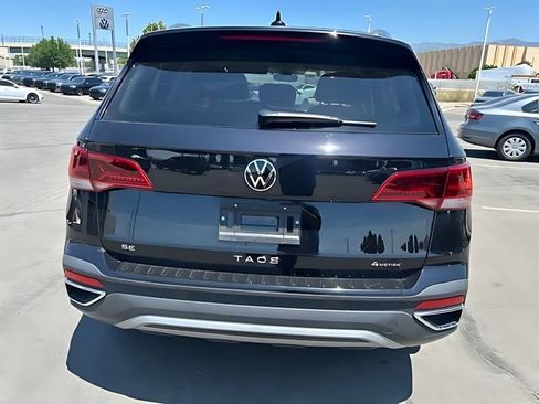 Used 2024 Volkswagen Taos SE AWD/4WD image 4