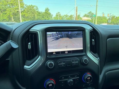Used 2021 Chevrolet Silverado 1500 LT Trail Boss w/ Convenience Package II AWD/4WD image 16