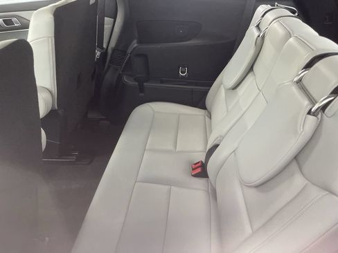 Used 2025 Ford Explorer Platinum w/ Ultimate Package AWD/4WD image 7