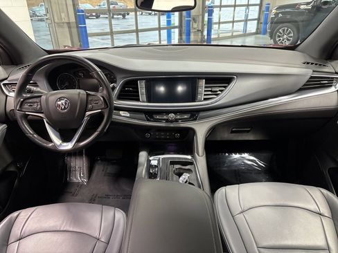 Used 2023 Buick Enclave Essence image 28