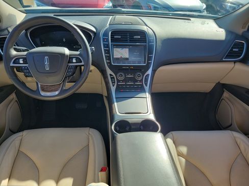 Used 2019 Lincoln Nautilus Select image 14