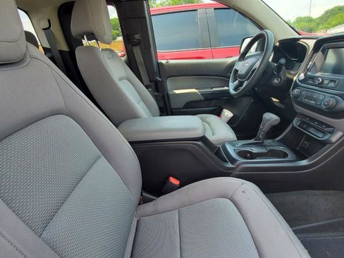 Used 2017 Chevrolet Colorado W/T w/ WT Convenience Package AWD/4WD image 4