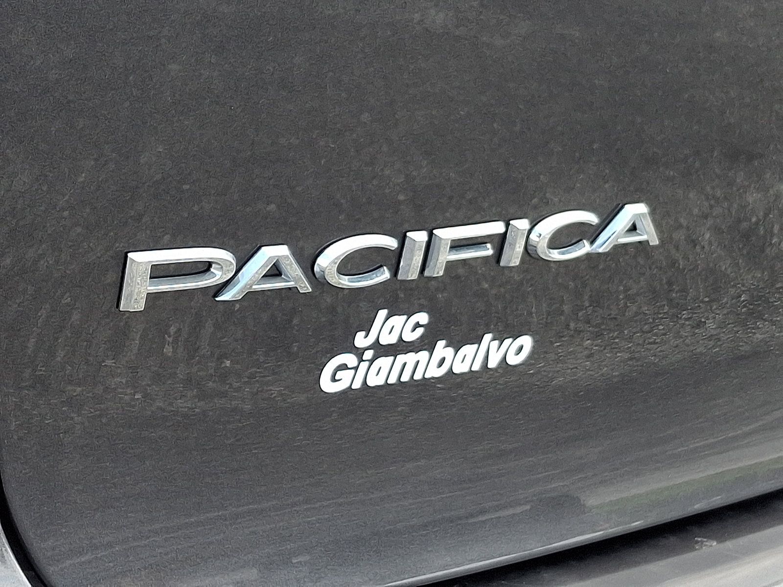 Certified 2022 Chrysler Pacifica Touring-L AWD/4WD image 32