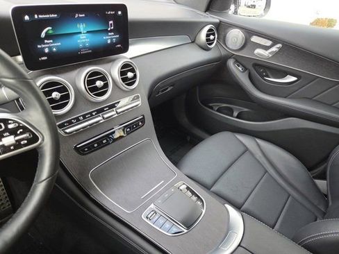 Used 2021 Mercedes-Benz GLC 300 4MATIC image 34