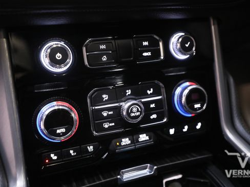 Used 2021 GMC Yukon Denali image 22