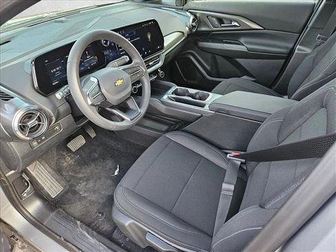 New 2026 Chevrolet Equinox EV LT image 3