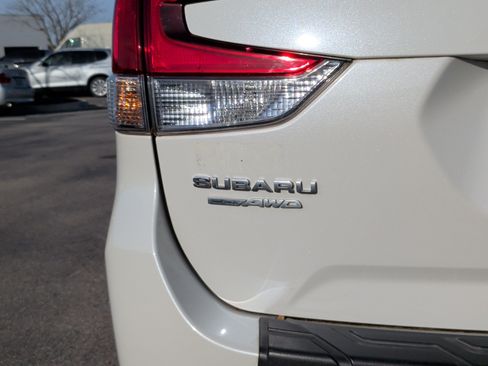 Used 2020 Subaru Forester Limited image 12