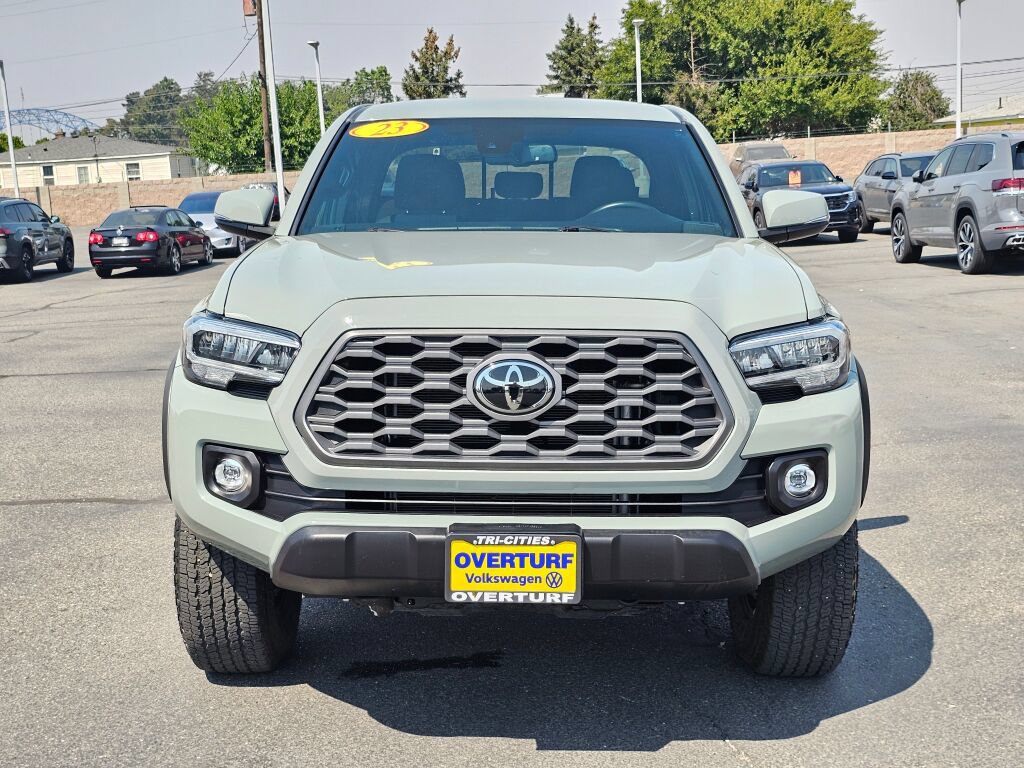 Used 2023 Toyota Tacoma TRD Off-Road w/ Black Out Package (TMS) AWD/4WD image 9