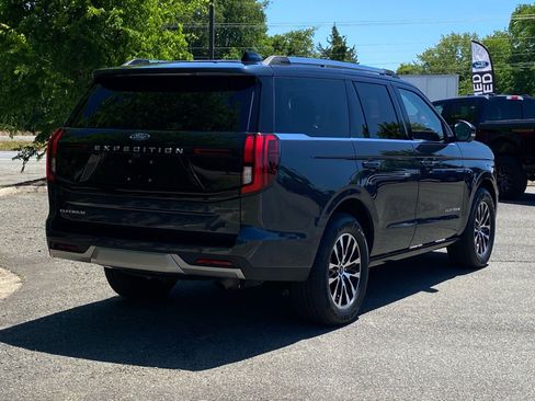 Certified 2025 Ford Expedition Platinum AWD/4WD image 4