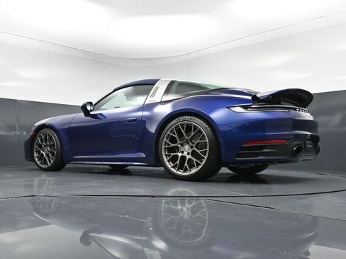 Certified 2024 Porsche 911 Targa 4S w/ Premium Package AWD/4WD image 19
