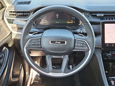 Used 2022 Jeep Grand Cherokee Limited 4xe w/ Luxury Tech Group II image 24