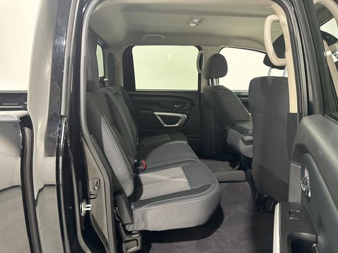 Used 2023 Nissan Titan SV image 23