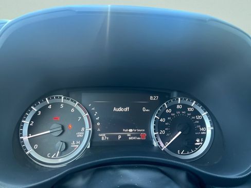 Used 2024 Toyota Highlander LE AWD/4WD image 24